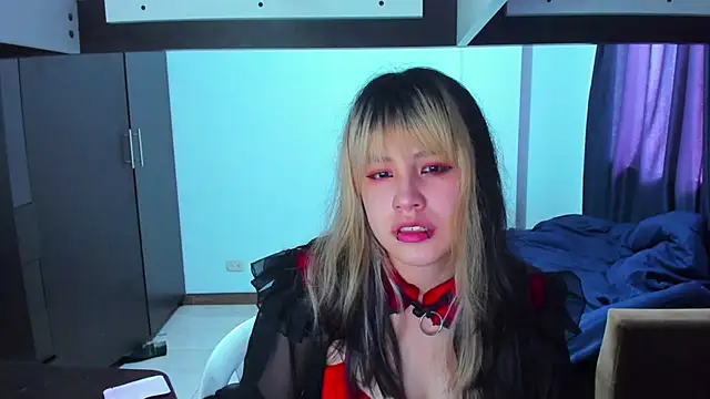 Akane-Mou online show from 01.11.25