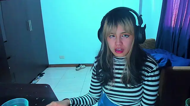 Akane-Mou online show from 01.19.25