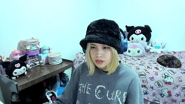 Akane-Mou online show from 09.15.25