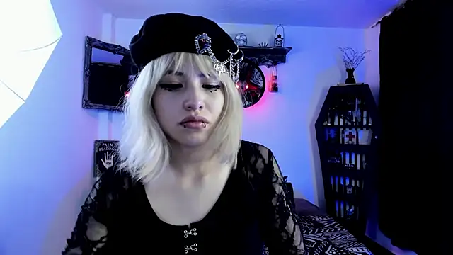 Akane-Mou online show from 10.15.25