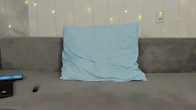 Snapshot of Tommy_and_Katie chatting on 10.28.25 Tommy and Katie online show from 10.28.25