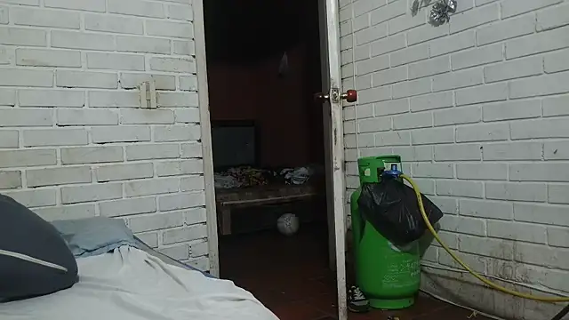 valeriaswang Lucas online show from 11.27.25