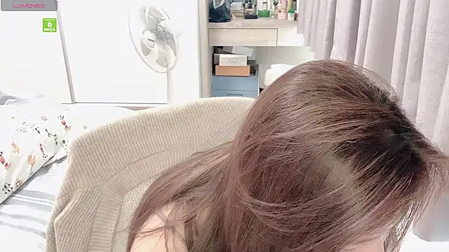 Snapshot of tw_yaya chatting on 11.26.25 tw yaya online show from 11.26.25