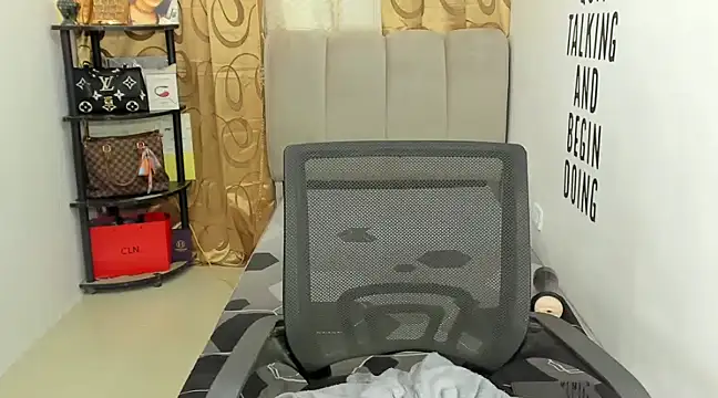 Trixie Mattel21 online show from 12.18.24