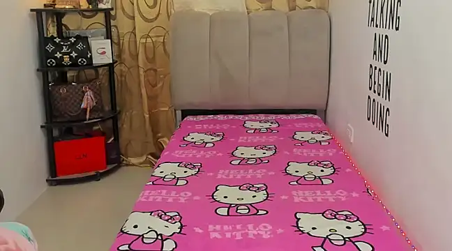 Trixie Mattel21 online show from 12.26.24