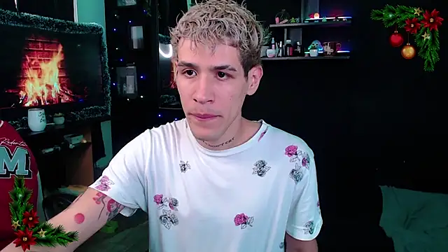 Snapshot of andybxby chatting on 12.20.24 andybxby online show from 12.20.24