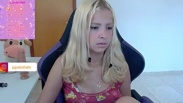 Snapshot of jujubinhahot chatting on 02.04.25 jujubinhahot online show from 02.04.25