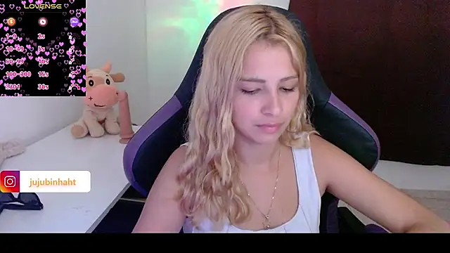 Snapshot of jujubinhahot chatting on 03.08.25 jujubinhahot online show from 03.08.25