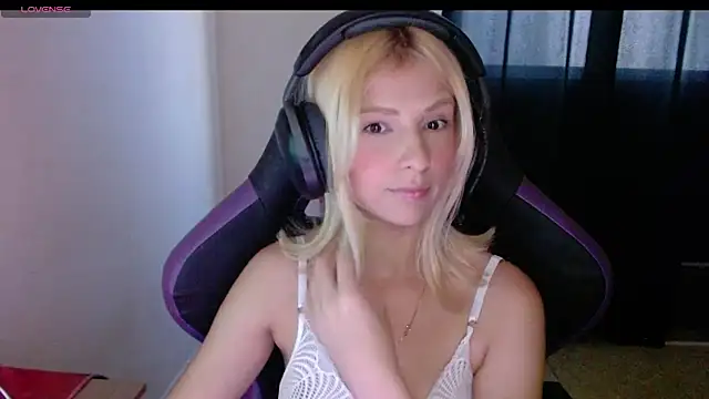 Snapshot of jujubinhahot chatting on 09.28.25 jujubinhahot online show from 09.28.25