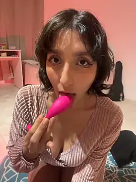 Snapshot of aurora_xoxo chatting on 12.13.24 aurora xoxo online show from 12.13.24