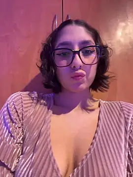 Snapshot of aurora_xoxo chatting on 12.15.24 aurora xoxo online show from 12.15.24