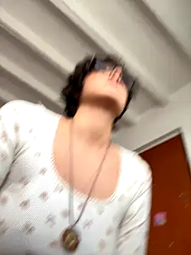 Snapshot of aurora_xoxo chatting on 11.23.25 aurora xoxo online show from 11.23.25