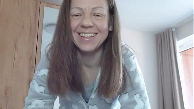 Snapshot of Popppka chatting on 02.13.25 Popppka online show from 02.13.25