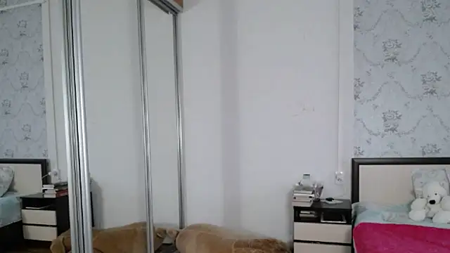 Snapshot of Popppka chatting on 11.30.25 Popppka online show from 11.30.25