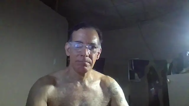 Snapshot of CaptainFox chatting on 05.29.26 CaptainFox online show from 05.29.26