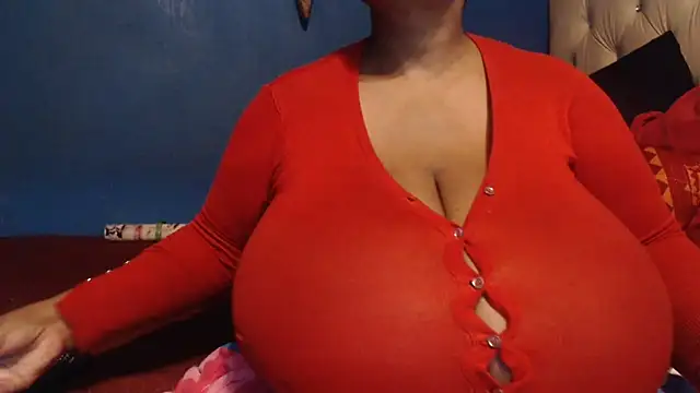 Snapshot of CUTEFIRMMELONSS chatting on 02.21.25 CUTEFIRMMELONSS online show from 02.21.25