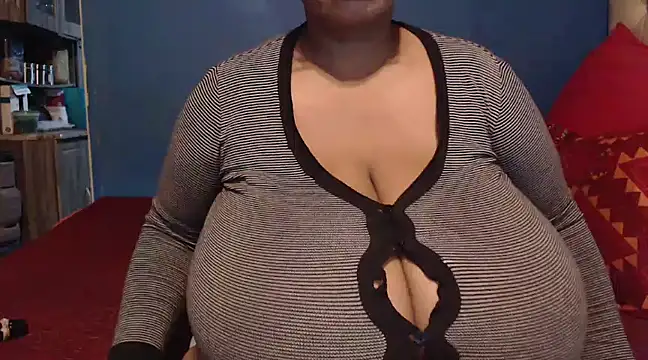 Snapshot of CUTEFIRMMELONSS chatting on 03.10.25 CUTEFIRMMELONSS online show from 03.10.25