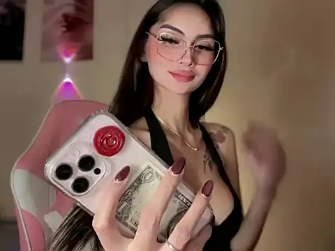 Snapshot of ehotlovea_ chatting on 06.25.26 ehotlovea online show from 06.25.26