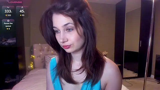 Snapshot of Carina_E chatting on 02.09.26 Carina E online show from 02.09.26