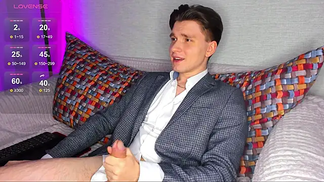 Snapshot of maxboy4 chatting on 02.16.25 maxboy4 online show from 02.16.25