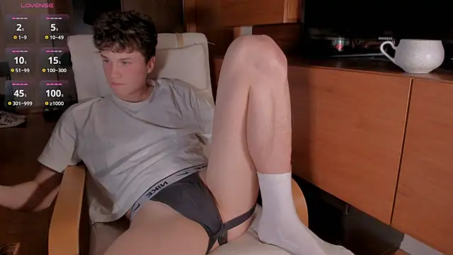 Snapshot of Rob_and_Ethan chatting on 03.16.25 Rob and Ethan online show from 03.16.25