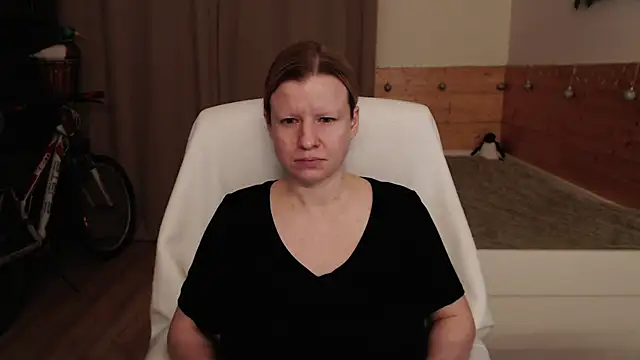 Snapshot of Exponent_5 chatting on 12.04.24 Exponent 5 online show from 12.04.24