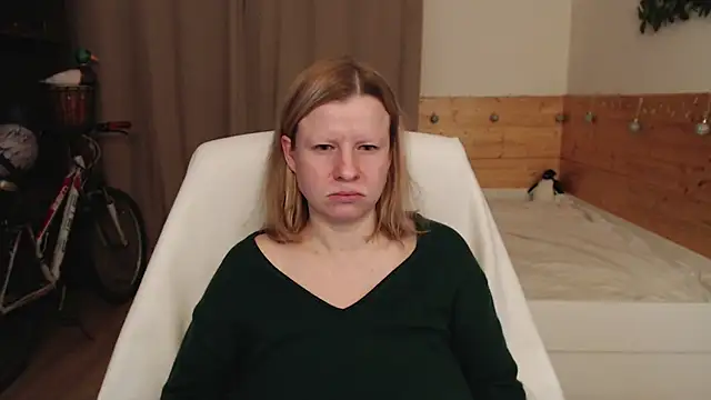 Snapshot of Exponent_5 chatting on 12.06.24 Exponent 5 online show from 12.06.24