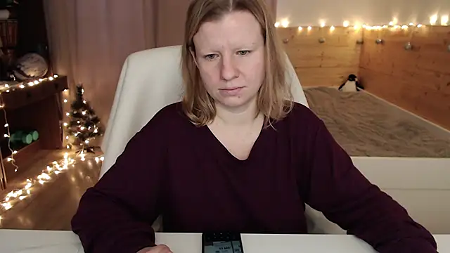 Snapshot of Exponent_5 chatting on 12.18.24 Exponent 5 online show from 12.18.24