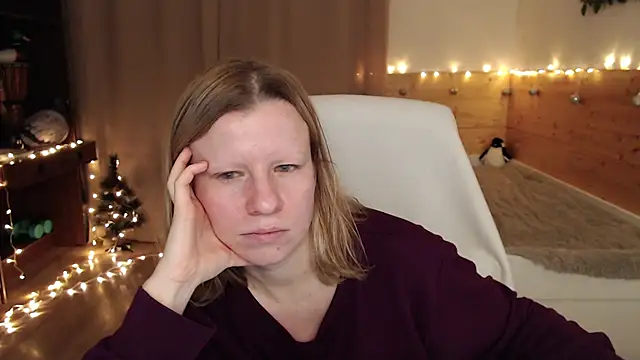 Snapshot of Exponent_5 chatting on 12.19.24 Exponent 5 online show from 12.19.24