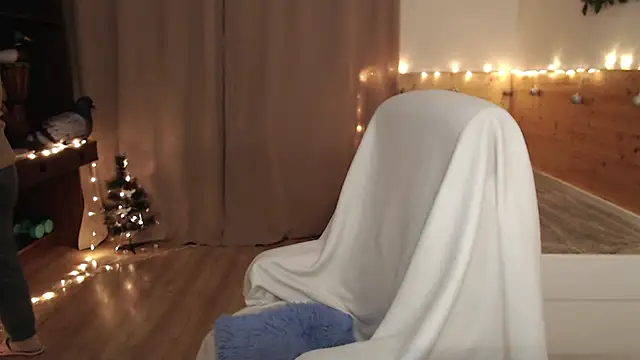 Snapshot of Exponent_5 chatting on 12.27.24 Exponent 5 online show from 12.27.24