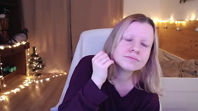 Snapshot of Exponent_5 chatting on 12.31.24 Exponent 5 online show from 12.31.24