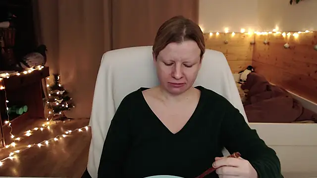 Snapshot of Exponent_5 chatting on 01.03.25 Exponent 5 online show from 01.03.25