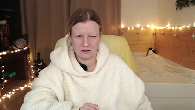 Snapshot of Exponent_5 chatting on 02.16.25 Exponent 5 online show from 02.16.25