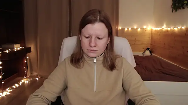 Snapshot of Exponent_5 chatting on 03.11.25 Exponent 5 online show from 03.11.25