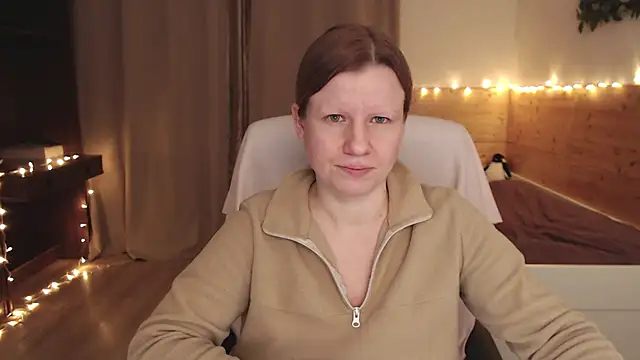 Snapshot of Exponent_5 chatting on 03.11.25 Exponent 5 online show from 03.11.25