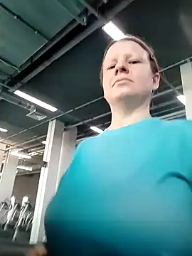 Snapshot of Exponent_5 chatting on 04.11.26 Exponent 5 online show from 04.11.26