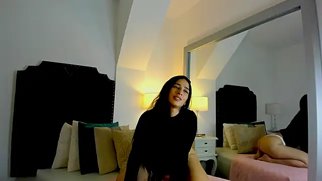 Snapshot of Valentina_Ross_ chatting on 05.02.26 Valentina Ross online show from 05.02.26