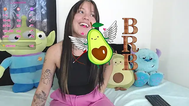 Snapshot of it_l chatting on 12.24.24 it l online show from 12.24.24