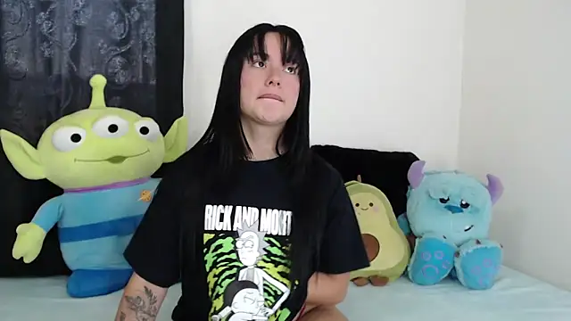 Snapshot of it_l chatting on 01.10.25 it l online show from 01.10.25