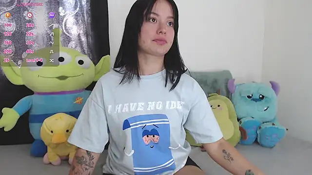 Snapshot of it_l chatting on 02.10.25 it l online show from 02.10.25