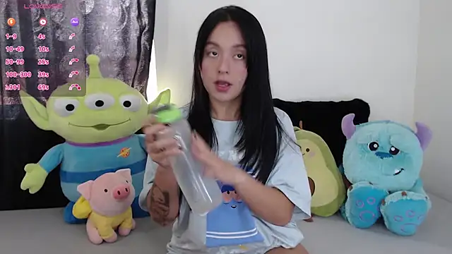 Snapshot of it_l chatting on 03.18.25 it l online show from 03.18.25