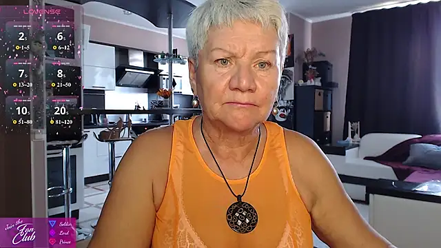 Snapshot of roxana_brooks chatting on 06.19.26 roxana brooks online show from 06.19.26