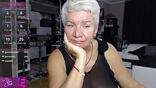Snapshot of roxana_brooks chatting on 07.05.26 roxana brooks online show from 07.05.26
