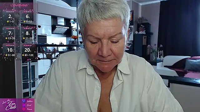 Snapshot of roxana_brooks chatting on 07.06.26 roxana brooks online show from 07.06.26