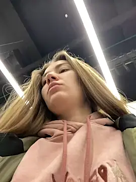 Snapshot of ValenciaShock chatting on 02.06.25 ValenciaShock online show from 02.06.25