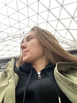 Snapshot of ValenciaShock chatting on 02.14.25 ValenciaShock online show from 02.14.25