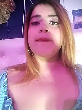 Snapshot of bella_star21 chatting on 09.23.25 bella star21 online show from 09.23.25