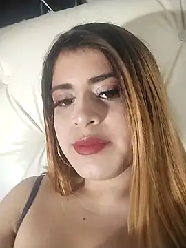 Snapshot of bella_star21 chatting on 11.12.25 bella star21 online show from 11.12.25