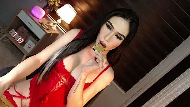 Snapshot of louren_miles chatting on 03.20.25 louren miles online show from 03.20.25