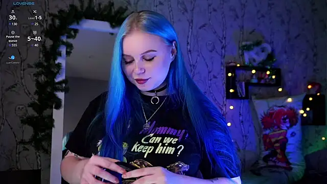 Moon Valkyrie online show from 01.12.25